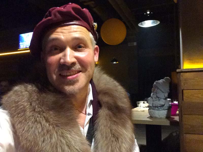 Шаржист Михаил Шабалин на свадьбе в баре 