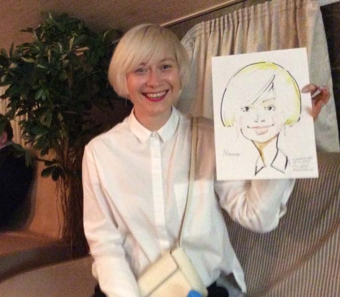 Блондинка Марина получила свой шарж от Михаила Шабалина