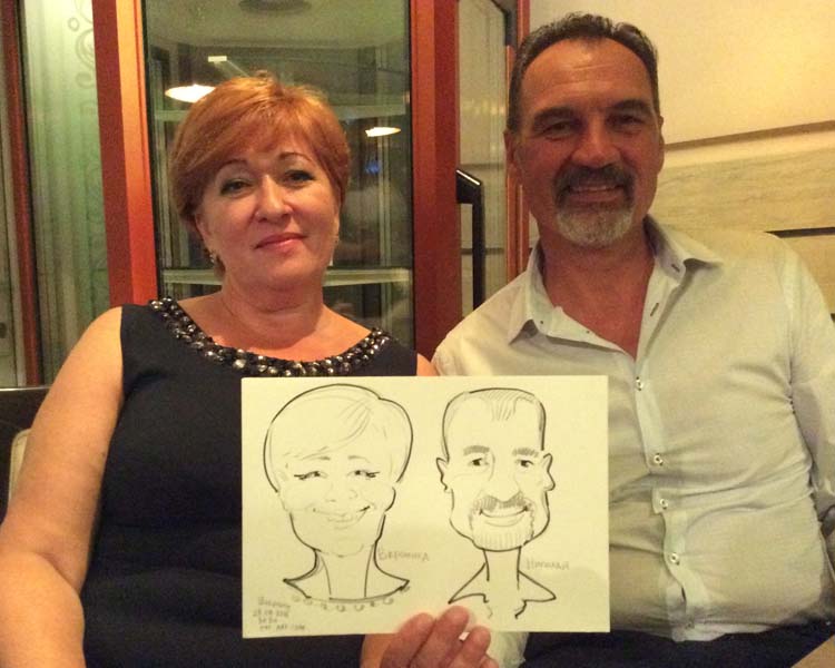 Вероника и Николай решили получить на память свой шарж