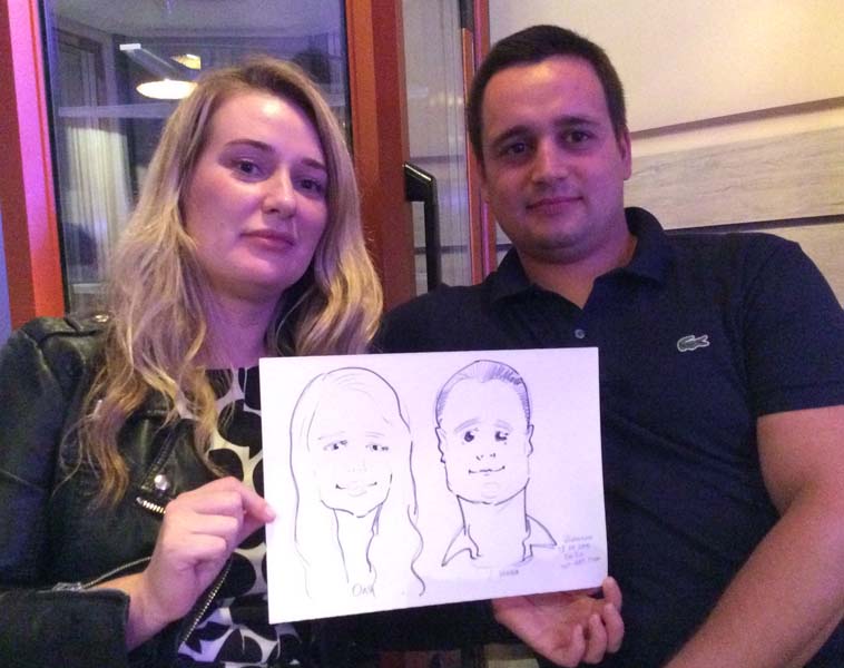 Оля и Женя были нарисованы мастером карандаша